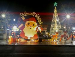 Jelang Natal, Pemkot Surabaya Hiasi Balai Kota dan Beberapa Kawasan Dengan Ornamen Tematik