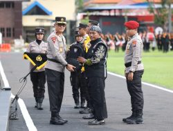 Asistensi Kampung Tangguh dan Polisi RW, Kapolda Jatim Pimpin Apel Besar Petugas Polmas dan Satkamling Pasca Pilkada