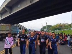 Tim Kodiklatal Lewati Rintangan Hujan Dalam Gerak Jalan Mojokerto – Surabaya