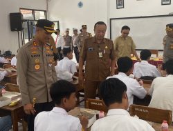 “Si Sumeh” dan “Si Sabar” Polres Pasuruan Kota Kembali Berbagi Makanan Sehat Bergizi Gratis bagi Pelajar