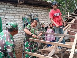 Sigap Dan Tanggap, Anggota Koramil 02 Socah Bantu Warga Terkena Bencana