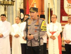 Misa Malam Natal Menkopolkam-Kapolri Sambangi Gereja Katedral Jakarta
