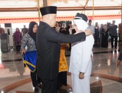 Pj. Bupati Bangkalan Lantik PAW Kepala Desa Landak, Tekankan Sinergi dan Optimalisasi Potensi Desa