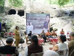 Pj Wali Kota Kediri Bersama Dyah Prasadja Seniman Kota Kediri Rilis Lagu Selomangleng Kebak Cerito