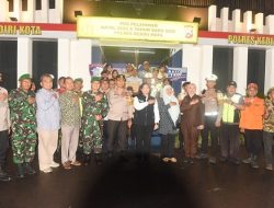 Pj Wali Kota Kediri Bersama Forkopimda Kota Kediri Kunjungi Pos Pengamanan dan Pelayanan Nataru 2025