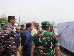 Danlantamal V Dampingi Menhan RI Tinjau Proyek Kapal di PT. PAL Indonesia