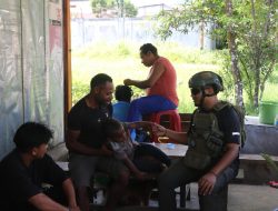 Personel Ops Damai Cartenz Ajak Warga Yalimo Jaga Kesehatan dan Ciptakan Kedamaian