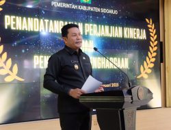 Plt. Bupati Subandi Serahkan Penghargaan SAKIP dan IPP kepada Perangkat Daerah Terbaik