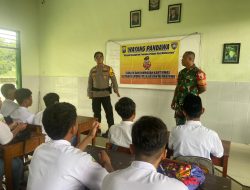 Wayang Pandawa Polsek Krembung Datangi Sekolah