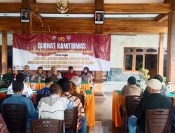 Polisi Gelar Curhat Kamtibmas di Desa Sidomulyo Krian