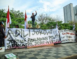 Aksi Bersama GAS “Adili Jokowi” di Polda Jatim