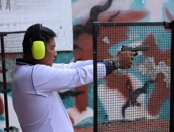 Pelihara Naluri Tempur, Danlantamal V Ajak PJU Latihan Menembak Pistol