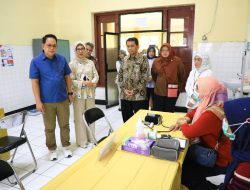 Pj. Gubernur Jatim Ajak Masyarakat Manfaatkan ‘Kado Ultah Negara’ Lewat Cek Kesehatan Gratis