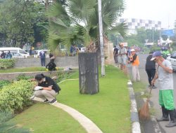 ASN Sidoarjo Kerjabakti Percantik Taman dan Pedestrian