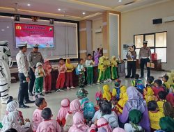 Kunjungan Edukasi PAUD Kecamatan Nganjuk, Anak-anak Dikenalkan Profesi Polisi Sejak Dini