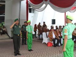 Wakili Dandim, Kasdim 0830/Surabaya Pimpin Upacara Pengukuhan Sekolah Berwawasan Kebangsaan SMP, SMA, dan SMK Gema 45