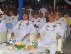 Pangkoarmada II Hadiri Parade Surya Senja AAL di Kota Lama Surabaya