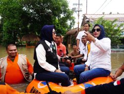 Wabup dan Ketua TP PKK Sidoarjo Kunjungi Korban Banjir di Krian dan Porong