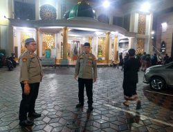 Polsek Gedangan Amankan Pelaksanaan Tarawih Pertama di Masjid Al Hidayah