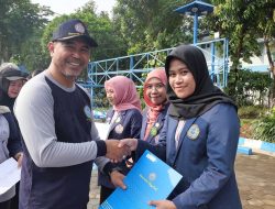Prestasi Gemilang! UHT Beri Apresiasi untuk Mahasiswa dan Dosen Berprestasi