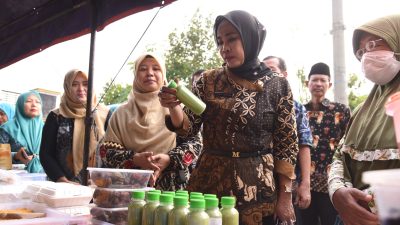 Tinjau Produk UMKM di Taman, Wabup Sidoarjo Dorong UMKM Naik Kelas
