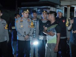 Kapolres Jombang Pimpin Patroli Sepertiga Malam, Pembagian Makan Sahur Gratis Kepada Masyarakat dan Imam Safari Kultum Subuh