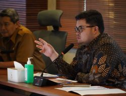 Mas Dhito Instruksikan Dinas PUPR Prioritaskan Perbaikan Jalan Kabupaten