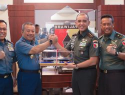Undur Diri, Pangkoarmada II Laksanakan Farewell Courtesy Call kepada Pangdam V Brawijaya