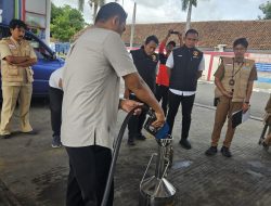 Satgas BBM Polres Jombang bersama UPT Metrologi dan Pertamina Lakukan Pengecekan SPBU