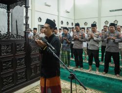 Keluarga Besar Polres Jombang Gelar Salat Gaib dan Doa Bersama untuk Tiga Personel Polri yang Gugur dalam Tugas