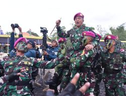 Siap Berjuang Demi NKRI, Dankodiklatal Bangga Petarung Muda Marinir Kenakan Baret Ungu