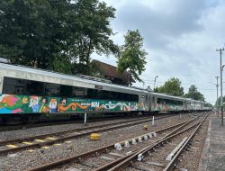 KAI Luncurkan Livery Kereta Tema Ceria untuk Angkutan Lebaran 2025