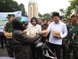 Forkopimda Sidoarjo Bagikan 4 Ribu Takjil