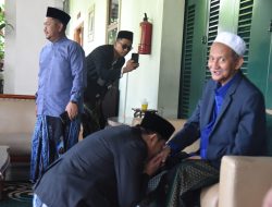 Usai Sholat Id, Bupati dan Wakil Bupati Sidoarjo Sowan ke Gus Ali