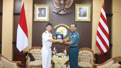 Pangkoarmada II Terima Kunjungan Kehormatan Komandan Divisi Eskorta 12 Pasukan Beladiri Maritim Jepang