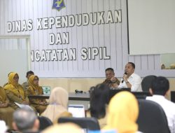 Beri Arahan Dispendukcapil, Wali Kota Eri: Pelayanan Publik Harus Gamblang dan Tidak Berbelit-Belit