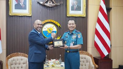 Rektor Universitas Hang Tuah Kunjungi Pangkoarmada II, Perkuat Sinergi Pendidikan Maritim dan SDM Unggul