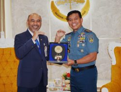 UHT Tawarkan Program RPL untuk Personel TNI AL dalam Kunjungan ke AAL