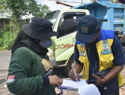 Pemkot Surabaya dan BBWS Bengawan Solo Tertibkan 13 Bangunan Liar di Sempadan Sungai Lamong