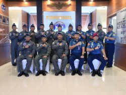Delapan Personel Tim Wasrik Itjenal Terima Penyematan Brevet Kehormatan Penerbangan TNI AL