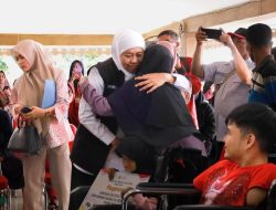 Gubernur Khofifah Salurkan Bantuan Pada Warga Kabupaten Probolinggo