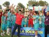 SMPN 2 Football Class Jadi Juara Soeratin U15, Gus Qowim Serahkan Pialanya