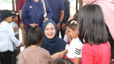 Ketua TP PKK Kepulauan Seribu Menghadiri Wisuda PAUD di Kelurahan Pulau Kelapa