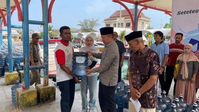 Salurkan Galon Air Minum, Bupati Kepulauan Seribu Apresiasi Perhatian Antheia Peduli