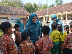 Ketua TP-PKK Kab Madiun Kunjungi Berbagai Layanan BST di Desa Ngranget