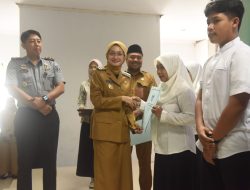 Serahkan Ijazah Kesetaraan, Mbak Wali Targetkan Tidak Ada Angka Putus Sekolah di Kota Kediri