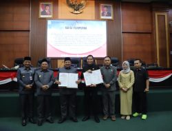 DPRD Jombang Menerima Dan Menyetujui Ditetapkan Raperda Perubahan APBD 2025 Menjadi Perda