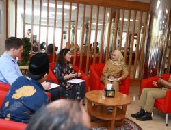 Peneliti Senior University of New South Wales Australia Tertarik Riset Pengembangan Ekonomi hingga Potensi Pesisir Banyuwangi