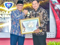Pemkab Lamongan Menerima Penghargaan Manajemen Kenaikan Pangkat Terbaik II