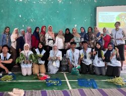 Mahasiswa UB Ajak Ibu Posyandu Ubah Limbah Rumah Tangga Jadi Komposter Bernilai Jual